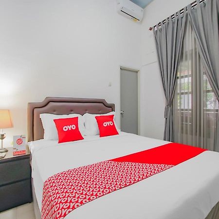 Hotel Oyo 3371 Omah Saras Family Malang Zewnętrze zdjęcie