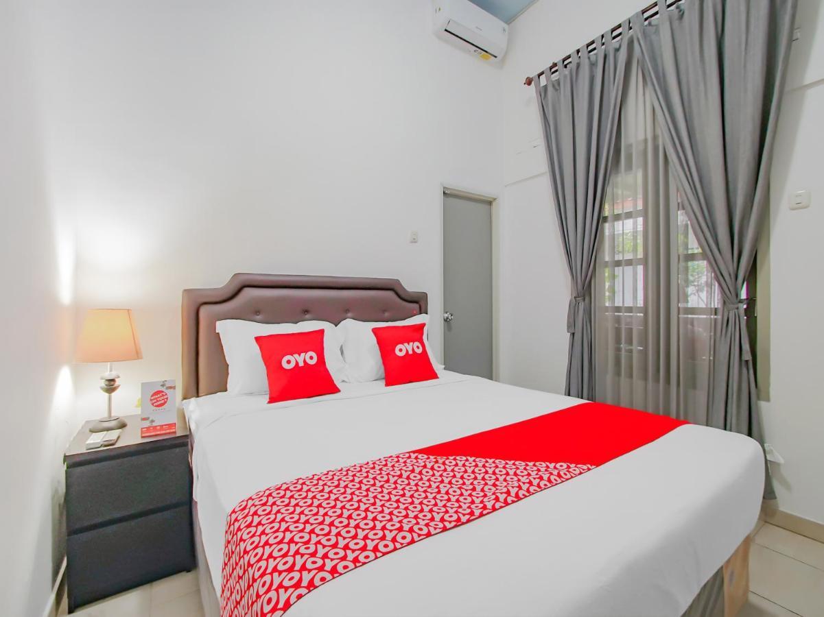 Hotel Oyo 3371 Omah Saras Family Malang Zewnętrze zdjęcie
