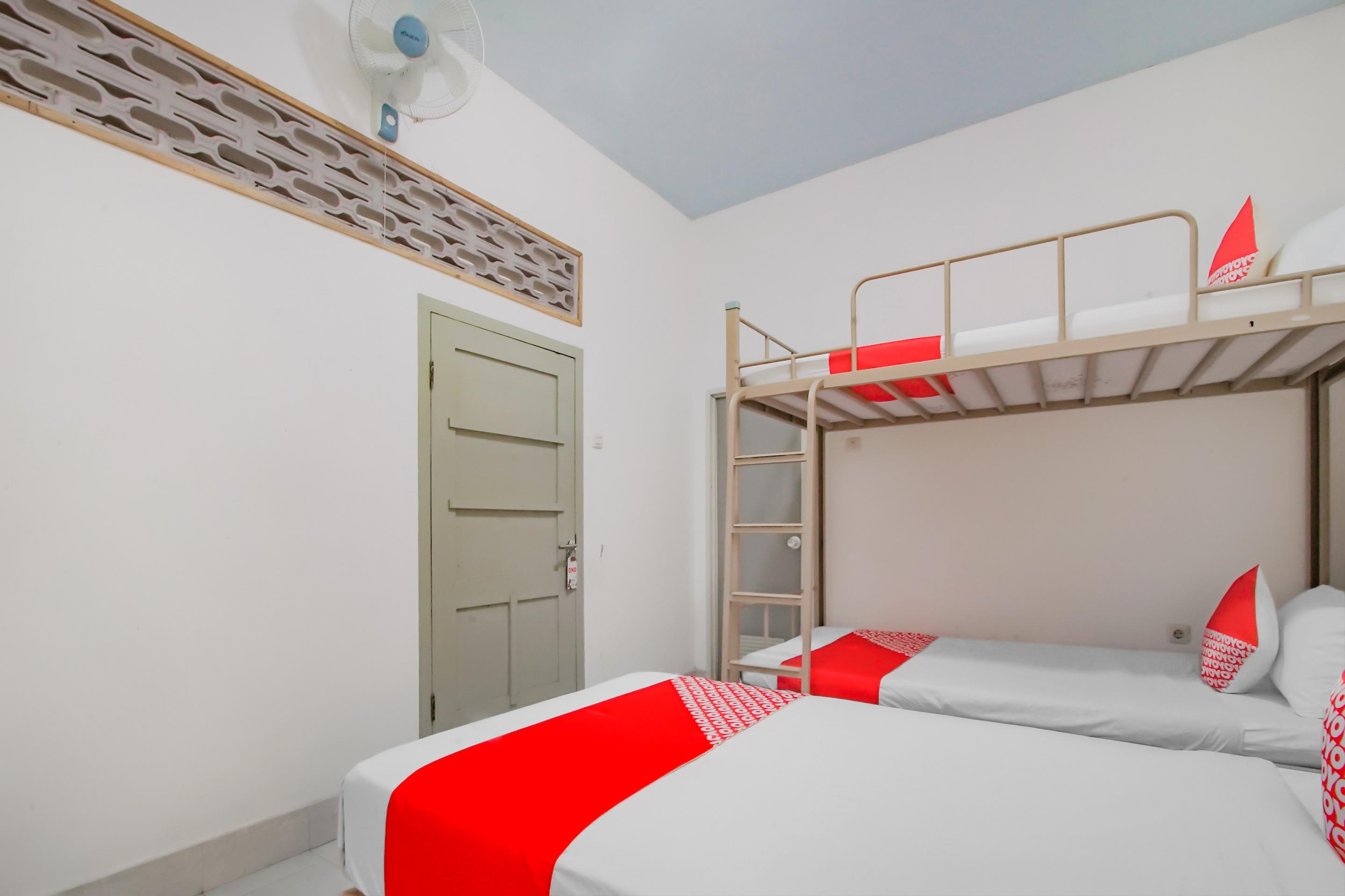Hotel Oyo 3371 Omah Saras Family Malang Zewnętrze zdjęcie