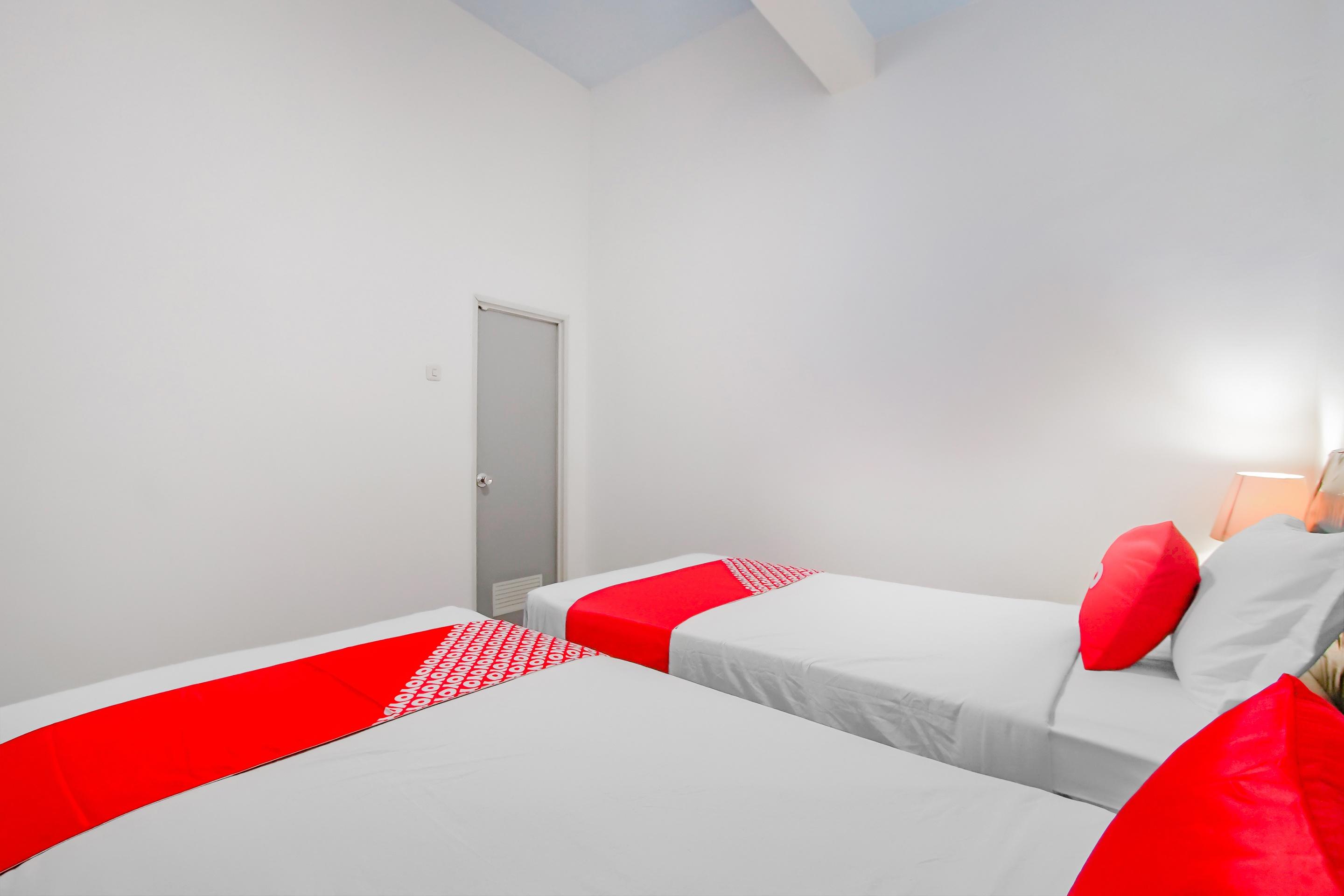 Hotel Oyo 3371 Omah Saras Family Malang Zewnętrze zdjęcie